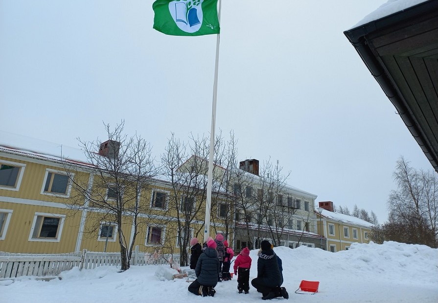 Elevens förskola har blivit certifierade med grön flagg. Foto. Haparanda stad